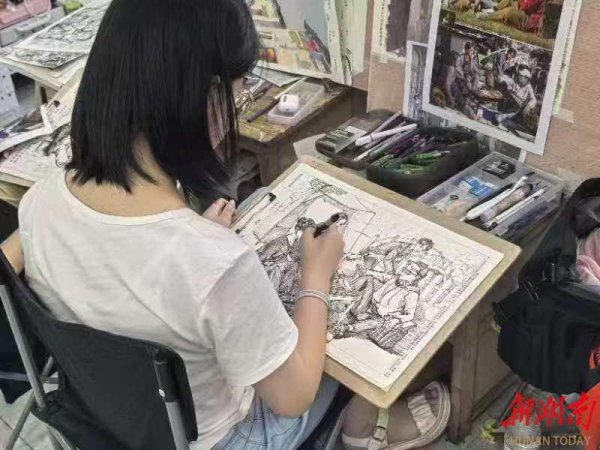 在线配资论坛官网 9月去清华写生! 她们把“不可能”画成了录取通知书